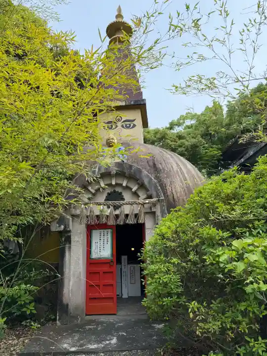 妙法寺の{uncategorized: "未分類", other: "その他", undefined: "問題あり", building: "その他建物", grave: "お墓", sacred_gate: "鳥居", guardian: "狛犬", statue: "像", buddha: "仏像", history: "歴史", nature: "自然", garden: "庭園", animal: "動物", pagoda: "塔", temizu: "手水舎", mountain_gate: "山門・神門", sanctuary: "本殿・本堂", subordinate: "末社・摂社", art: "芸術", scenery: "景色", jizo: "地蔵", ema: "絵馬", goshuin: "御朱印", omikuji: "おみくじ", items: "授与品その他", amulet: "お守り", goshuincho: "御朱印帳", eats: "食事", festival: "お祭り", votive_dance: "神楽", shichigosan: "七五三参", wedding: "結婚式", experience: "体験その他", initially: "初詣", around: "周辺", anti_infection: "感染症対策"}