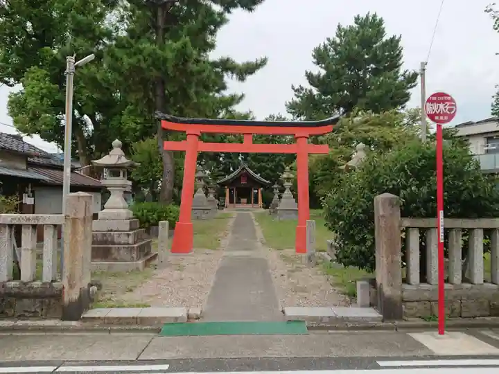 八幡社 春日社合殿の鳥居