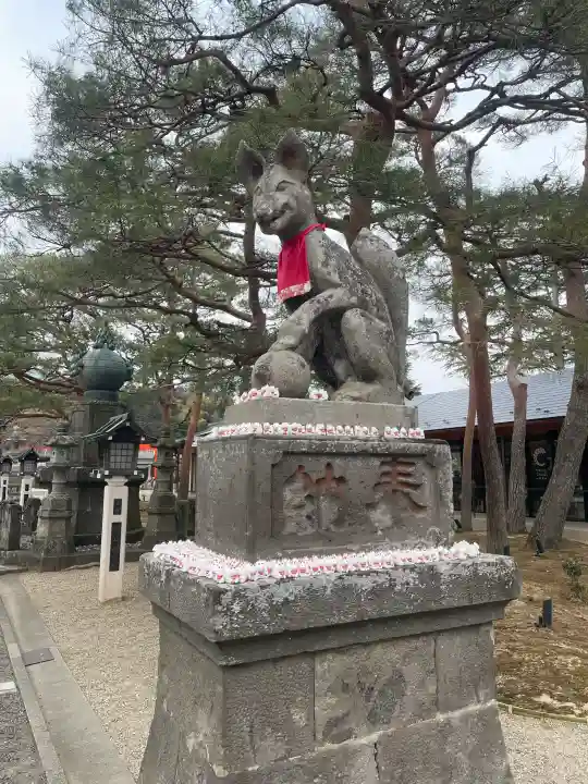 竹駒神社の{uncategorized: "未分類", other: "その他", undefined: "問題あり", building: "その他建物", grave: "お墓", sacred_gate: "鳥居", guardian: "狛犬", statue: "像", buddha: "仏像", history: "歴史", nature: "自然", garden: "庭園", animal: "動物", pagoda: "塔", temizu: "手水舎", mountain_gate: "山門・神門", sanctuary: "本殿・本堂", subordinate: "末社・摂社", art: "芸術", scenery: "景色", jizo: "地蔵", ema: "絵馬", goshuin: "御朱印", omikuji: "おみくじ", items: "授与品その他", amulet: "お守り", goshuincho: "御朱印帳", eats: "食事", festival: "お祭り", votive_dance: "神楽", shichigosan: "七五三参", wedding: "結婚式", experience: "体験その他", initially: "初詣", around: "周辺", anti_infection: "感染症対策"}