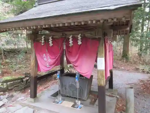 花園神社の手水舎