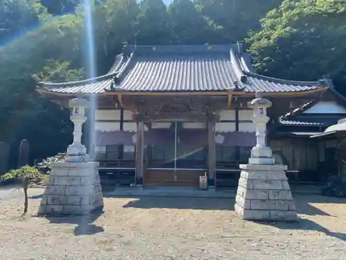 鏡徳寺の本殿・本堂
