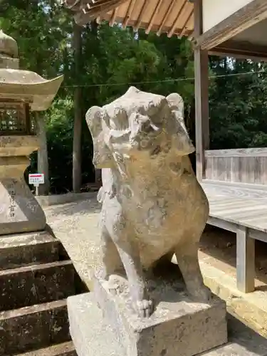 高峯神社の狛犬