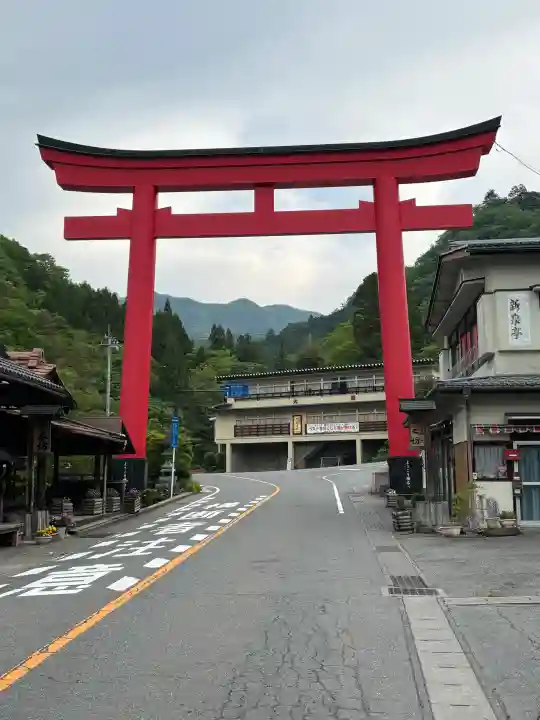 榛名神社の{uncategorized: "未分類", other: "その他", undefined: "問題あり", building: "その他建物", grave: "お墓", sacred_gate: "鳥居", guardian: "狛犬", statue: "像", buddha: "仏像", history: "歴史", nature: "自然", garden: "庭園", animal: "動物", pagoda: "塔", temizu: "手水舎", mountain_gate: "山門・神門", sanctuary: "本殿・本堂", subordinate: "末社・摂社", art: "芸術", scenery: "景色", jizo: "地蔵", ema: "絵馬", goshuin: "御朱印", omikuji: "おみくじ", items: "授与品その他", amulet: "お守り", goshuincho: "御朱印帳", eats: "食事", festival: "お祭り", votive_dance: "神楽", shichigosan: "七五三参", wedding: "結婚式", experience: "体験その他", initially: "初詣", around: "周辺", anti_infection: "感染症対策"}