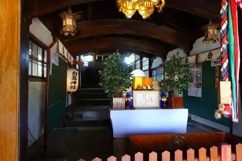 白鳥神社の本殿・本堂