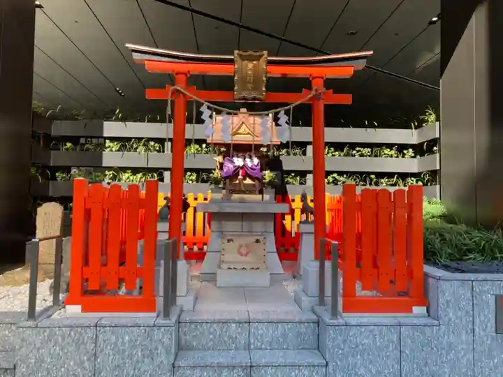 豊受稲荷神社の鳥居