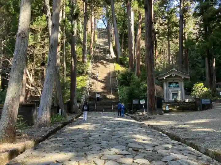 久遠寺の{uncategorized: "未分類", other: "その他", undefined: "問題あり", building: "その他建物", grave: "お墓", sacred_gate: "鳥居", guardian: "狛犬", statue: "像", buddha: "仏像", history: "歴史", nature: "自然", garden: "庭園", animal: "動物", pagoda: "塔", temizu: "手水舎", mountain_gate: "山門・神門", sanctuary: "本殿・本堂", subordinate: "末社・摂社", art: "芸術", scenery: "景色", jizo: "地蔵", ema: "絵馬", goshuin: "御朱印", omikuji: "おみくじ", items: "授与品その他", amulet: "お守り", goshuincho: "御朱印帳", eats: "食事", festival: "お祭り", votive_dance: "神楽", shichigosan: "七五三参", wedding: "結婚式", experience: "体験その他", initially: "初詣", around: "周辺", anti_infection: "感染症対策"}