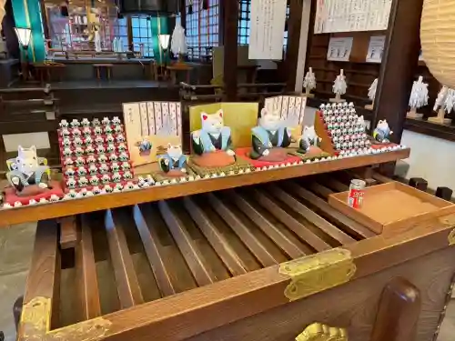 楠珺社（住吉大社末社）の{uncategorized: "未分類", other: "その他", undefined: "問題あり", building: "その他建物", grave: "お墓", sacred_gate: "鳥居", guardian: "狛犬", statue: "像", buddha: "仏像", history: "歴史", nature: "自然", garden: "庭園", animal: "動物", pagoda: "塔", temizu: "手水舎", mountain_gate: "山門・神門", sanctuary: "本殿・本堂", subordinate: "末社・摂社", art: "芸術", scenery: "景色", jizo: "地蔵", ema: "絵馬", goshuin: "御朱印", omikuji: "おみくじ", items: "授与品その他", amulet: "お守り", goshuincho: "御朱印帳", eats: "食事", festival: "お祭り", votive_dance: "神楽", shichigosan: "七五三参", wedding: "結婚式", experience: "体験その他", initially: "初詣", around: "周辺", anti_infection: "感染症対策"}