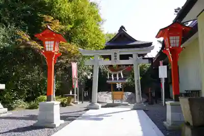 高屋敷稲荷神社の末社・摂社