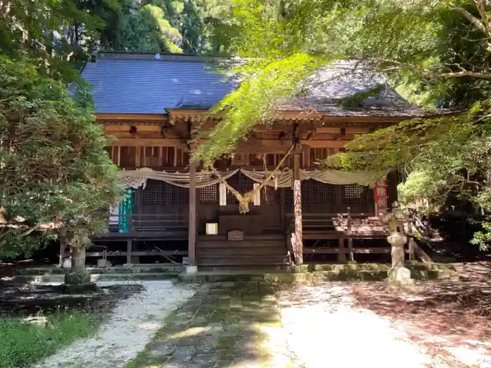 社八幡神社の本殿