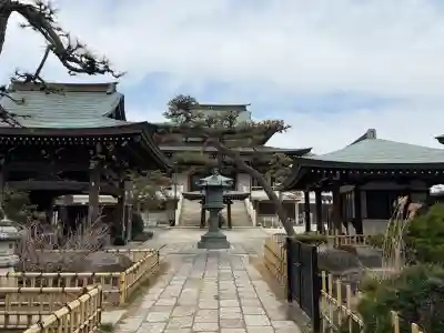 萬満寺の{uncategorized: "未分類", other: "その他", undefined: "問題あり", building: "その他建物", grave: "お墓", sacred_gate: "鳥居", guardian: "狛犬", statue: "像", buddha: "仏像", history: "歴史", nature: "自然", garden: "庭園", animal: "動物", pagoda: "塔", temizu: "手水舎", mountain_gate: "山門・神門", sanctuary: "本殿・本堂", subordinate: "末社・摂社", art: "芸術", scenery: "景色", jizo: "地蔵", ema: "絵馬", goshuin: "御朱印", omikuji: "おみくじ", items: "授与品その他", amulet: "お守り", goshuincho: "御朱印帳", eats: "食事", festival: "お祭り", votive_dance: "神楽", shichigosan: "七五三参", wedding: "結婚式", experience: "体験その他", initially: "初詣", around: "周辺", anti_infection: "感染症対策"}