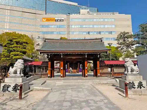 警固神社の山門