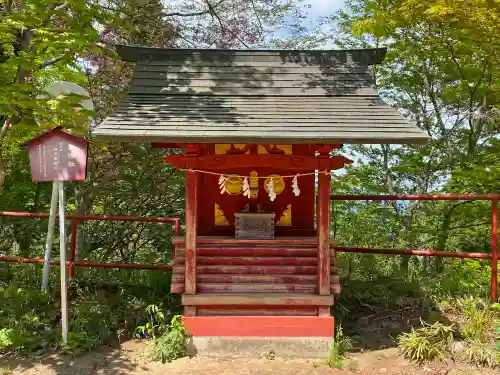 武蔵御嶽神社の末社・摂社