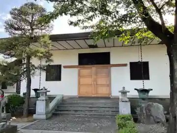 長見寺の本殿・本堂