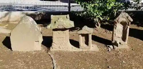 鵜森稲荷神社の末社・摂社