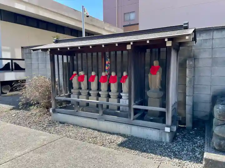 円福寺の{uncategorized: "未分類", other: "その他", undefined: "問題あり", building: "その他建物", grave: "お墓", sacred_gate: "鳥居", guardian: "狛犬", statue: "像", buddha: "仏像", history: "歴史", nature: "自然", garden: "庭園", animal: "動物", pagoda: "塔", temizu: "手水舎", mountain_gate: "山門・神門", sanctuary: "本殿・本堂", subordinate: "末社・摂社", art: "芸術", scenery: "景色", jizo: "地蔵", ema: "絵馬", goshuin: "御朱印", omikuji: "おみくじ", items: "授与品その他", amulet: "お守り", goshuincho: "御朱印帳", eats: "食事", festival: "お祭り", votive_dance: "神楽", shichigosan: "七五三参", wedding: "結婚式", experience: "体験その他", initially: "初詣", around: "周辺", anti_infection: "感染症対策"}