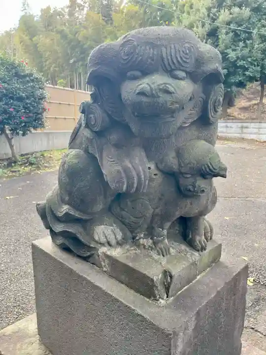 八杉神社の{uncategorized: "未分類", other: "その他", undefined: "問題あり", building: "その他建物", grave: "お墓", sacred_gate: "鳥居", guardian: "狛犬", statue: "像", buddha: "仏像", history: "歴史", nature: "自然", garden: "庭園", animal: "動物", pagoda: "塔", temizu: "手水舎", mountain_gate: "山門・神門", sanctuary: "本殿・本堂", subordinate: "末社・摂社", art: "芸術", scenery: "景色", jizo: "地蔵", ema: "絵馬", goshuin: "御朱印", omikuji: "おみくじ", items: "授与品その他", amulet: "お守り", goshuincho: "御朱印帳", eats: "食事", festival: "お祭り", votive_dance: "神楽", shichigosan: "七五三参", wedding: "結婚式", experience: "体験その他", initially: "初詣", around: "周辺", anti_infection: "感染症対策"}