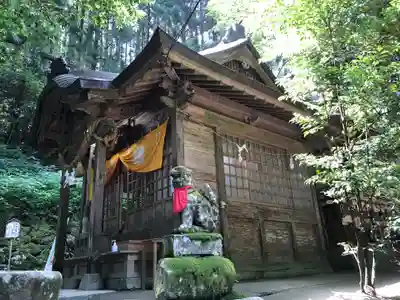 金持神社の本殿・本堂