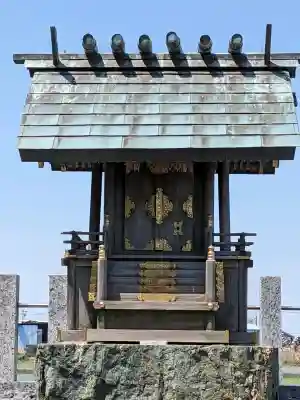 西対海地神社の{uncategorized: "未分類", other: "その他", undefined: "問題あり", building: "その他建物", grave: "お墓", sacred_gate: "鳥居", guardian: "狛犬", statue: "像", buddha: "仏像", history: "歴史", nature: "自然", garden: "庭園", animal: "動物", pagoda: "塔", temizu: "手水舎", mountain_gate: "山門・神門", sanctuary: "本殿・本堂", subordinate: "末社・摂社", art: "芸術", scenery: "景色", jizo: "地蔵", ema: "絵馬", goshuin: "御朱印", omikuji: "おみくじ", items: "授与品その他", amulet: "お守り", goshuincho: "御朱印帳", eats: "食事", festival: "お祭り", votive_dance: "神楽", shichigosan: "七五三参", wedding: "結婚式", experience: "体験その他", initially: "初詣", around: "周辺", anti_infection: "感染症対策"}