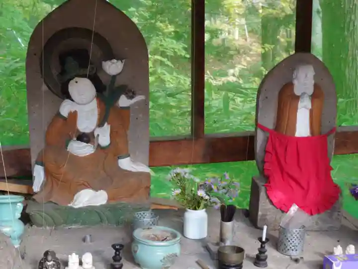 白石神社の仏像