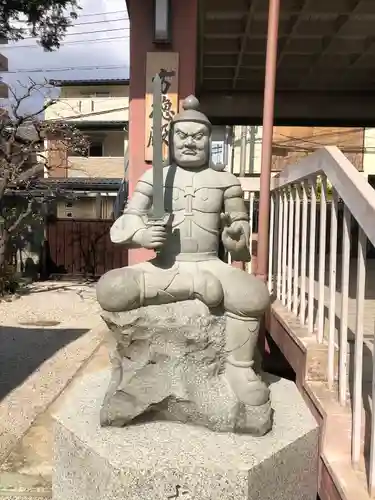 大将軍八神社の像