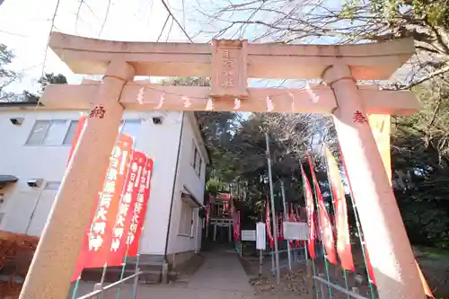 春日部稲荷神社の鳥居