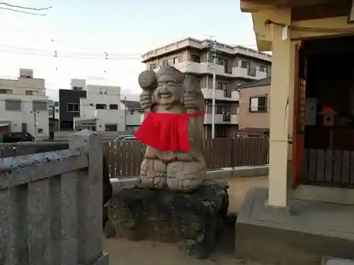 舞子六神社の像