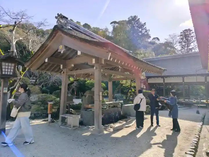 賀茂別雷神社(上賀茂神社)の{uncategorized: "未分類", other: "その他", undefined: "問題あり", building: "その他建物", grave: "お墓", sacred_gate: "鳥居", guardian: "狛犬", statue: "像", buddha: "仏像", history: "歴史", nature: "自然", garden: "庭園", animal: "動物", pagoda: "塔", temizu: "手水舎", mountain_gate: "山門・神門", sanctuary: "本殿・本堂", subordinate: "末社・摂社", art: "芸術", scenery: "景色", jizo: "地蔵", ema: "絵馬", goshuin: "御朱印", omikuji: "おみくじ", items: "授与品その他", amulet: "お守り", goshuincho: "御朱印帳", eats: "食事", festival: "お祭り", votive_dance: "神楽", shichigosan: "七五三参", wedding: "結婚式", experience: "体験その他", initially: "初詣", around: "周辺", anti_infection: "感染症対策"}