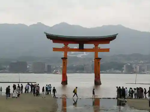 厳島神社の鳥居