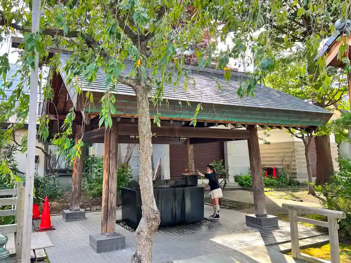 善知鳥神社の手水舎