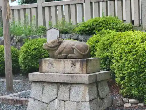 若宮八幡宮（陶器神社）の像