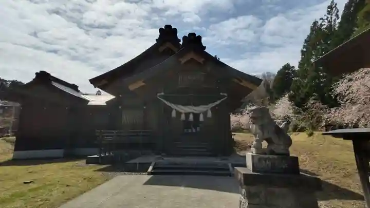 居多神社の本殿・本堂