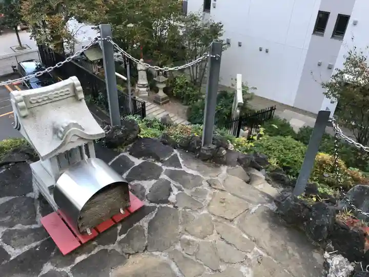 成子天神社の末社・摂社