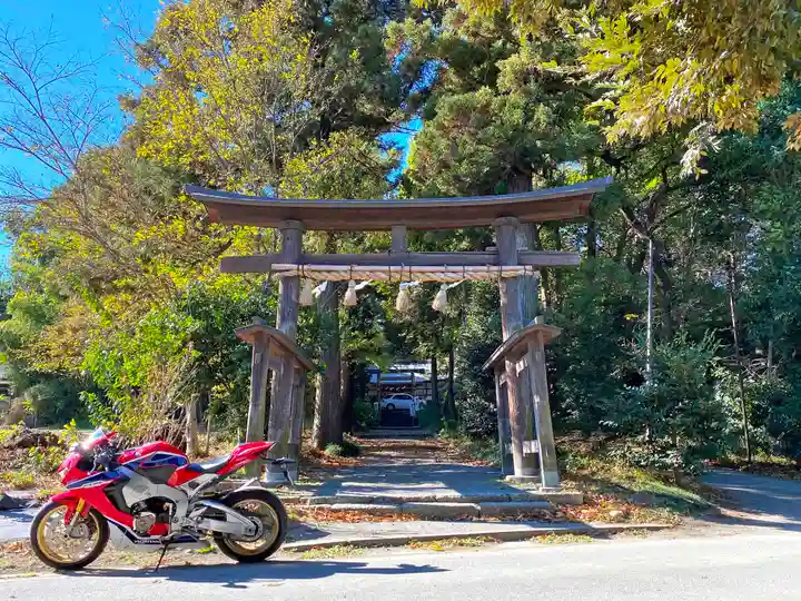 三ケ尻八幡神社の鳥居