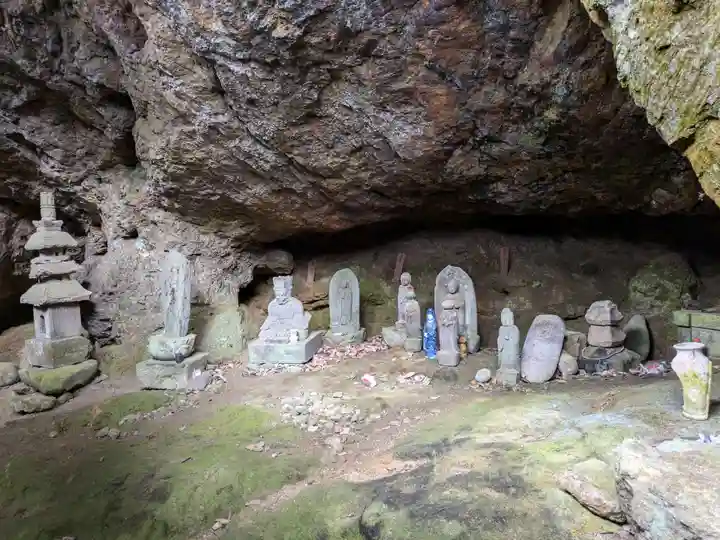 岩井堂(圓融寺境外観音堂)(埼玉県)