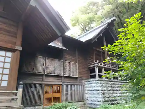 春日山神社の本殿