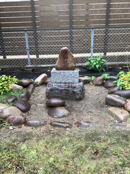 上之町神社(鳥居松町)の末社・摂社