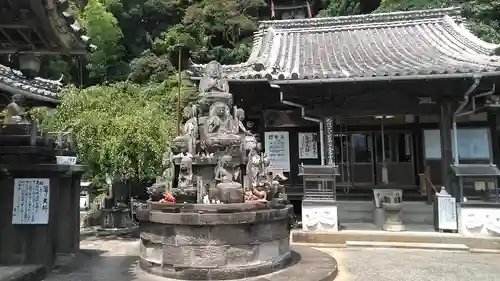 海岸寺の本殿・本堂