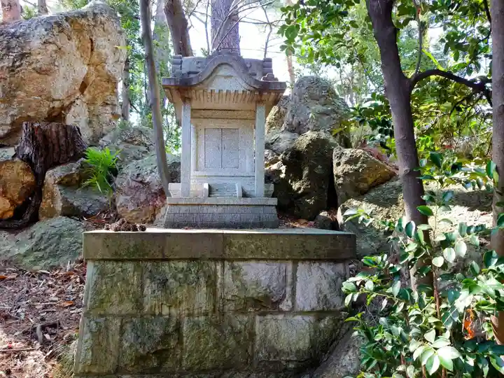 石森稲荷神社の末社・摂社