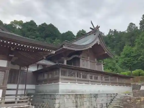 粟井神社の本殿