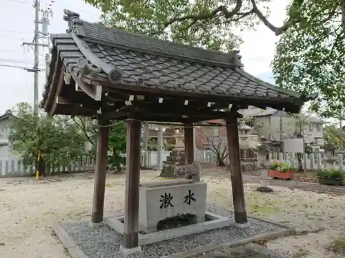 八幡神社（椋岡八幡神社）の手水舎