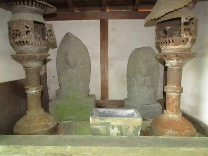 弘法堂(荒井集会場)の像