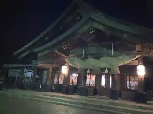 出雲大社の{uncategorized: "未分類", other: "その他", undefined: "問題あり", building: "その他建物", grave: "お墓", sacred_gate: "鳥居", guardian: "狛犬", statue: "像", buddha: "仏像", history: "歴史", nature: "自然", garden: "庭園", animal: "動物", pagoda: "塔", temizu: "手水舎", mountain_gate: "山門・神門", sanctuary: "本殿・本堂", subordinate: "末社・摂社", art: "芸術", scenery: "景色", jizo: "地蔵", ema: "絵馬", goshuin: "御朱印", omikuji: "おみくじ", items: "授与品その他", amulet: "お守り", goshuincho: "御朱印帳", eats: "食事", festival: "お祭り", votive_dance: "神楽", shichigosan: "七五三参", wedding: "結婚式", experience: "体験その他", initially: "初詣", around: "周辺", anti_infection: "感染症対策"}