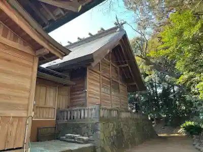 比々多神社の{uncategorized: "未分類", other: "その他", undefined: "問題あり", building: "その他建物", grave: "お墓", sacred_gate: "鳥居", guardian: "狛犬", statue: "像", buddha: "仏像", history: "歴史", nature: "自然", garden: "庭園", animal: "動物", pagoda: "塔", temizu: "手水舎", mountain_gate: "山門・神門", sanctuary: "本殿・本堂", subordinate: "末社・摂社", art: "芸術", scenery: "景色", jizo: "地蔵", ema: "絵馬", goshuin: "御朱印", omikuji: "おみくじ", items: "授与品その他", amulet: "お守り", goshuincho: "御朱印帳", eats: "食事", festival: "お祭り", votive_dance: "神楽", shichigosan: "七五三参", wedding: "結婚式", experience: "体験その他", initially: "初詣", around: "周辺", anti_infection: "感染症対策"}