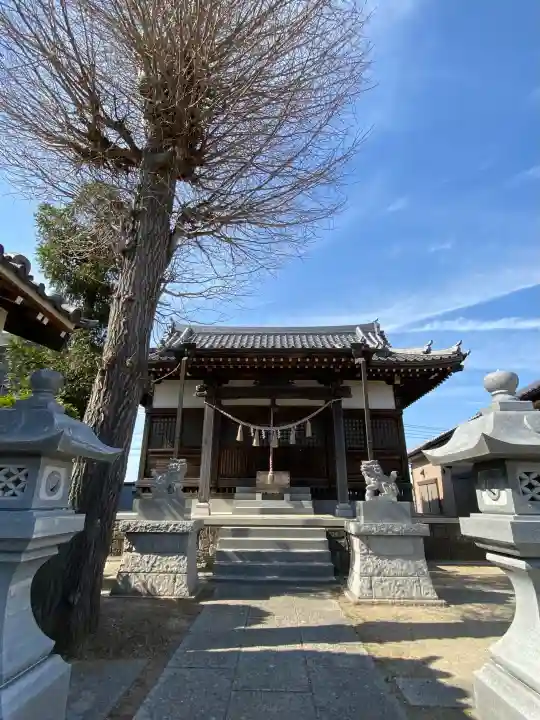 香取神社の{uncategorized: "未分類", other: "その他", undefined: "問題あり", building: "その他建物", grave: "お墓", sacred_gate: "鳥居", guardian: "狛犬", statue: "像", buddha: "仏像", history: "歴史", nature: "自然", garden: "庭園", animal: "動物", pagoda: "塔", temizu: "手水舎", mountain_gate: "山門・神門", sanctuary: "本殿・本堂", subordinate: "末社・摂社", art: "芸術", scenery: "景色", jizo: "地蔵", ema: "絵馬", goshuin: "御朱印", omikuji: "おみくじ", items: "授与品その他", amulet: "お守り", goshuincho: "御朱印帳", eats: "食事", festival: "お祭り", votive_dance: "神楽", shichigosan: "七五三参", wedding: "結婚式", experience: "体験その他", initially: "初詣", around: "周辺", anti_infection: "感染症対策"}