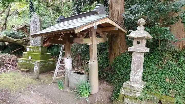春日神社の手水舎