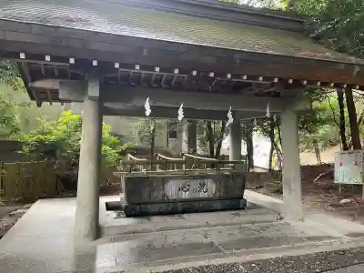 高千穂神社の{uncategorized: "未分類", other: "その他", undefined: "問題あり", building: "その他建物", grave: "お墓", sacred_gate: "鳥居", guardian: "狛犬", statue: "像", buddha: "仏像", history: "歴史", nature: "自然", garden: "庭園", animal: "動物", pagoda: "塔", temizu: "手水舎", mountain_gate: "山門・神門", sanctuary: "本殿・本堂", subordinate: "末社・摂社", art: "芸術", scenery: "景色", jizo: "地蔵", ema: "絵馬", goshuin: "御朱印", omikuji: "おみくじ", items: "授与品その他", amulet: "お守り", goshuincho: "御朱印帳", eats: "食事", festival: "お祭り", votive_dance: "神楽", shichigosan: "七五三参", wedding: "結婚式", experience: "体験その他", initially: "初詣", around: "周辺", anti_infection: "感染症対策"}