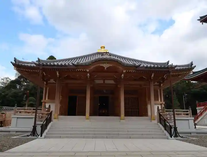 成田山新勝寺の本殿・本堂