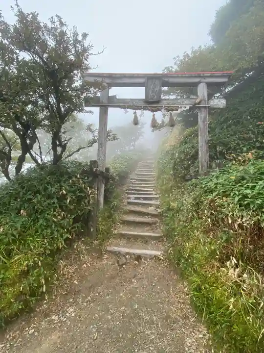 劔山本宮宝蔵石神社(徳島県)