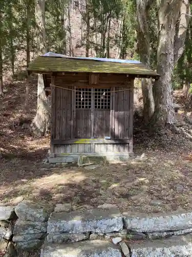 安智羅神社(松尾古城跡)の本殿