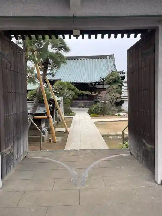 観音寺の{uncategorized: "未分類", other: "その他", undefined: "問題あり", building: "その他建物", grave: "お墓", sacred_gate: "鳥居", guardian: "狛犬", statue: "像", buddha: "仏像", history: "歴史", nature: "自然", garden: "庭園", animal: "動物", pagoda: "塔", temizu: "手水舎", mountain_gate: "山門・神門", sanctuary: "本殿・本堂", subordinate: "末社・摂社", art: "芸術", scenery: "景色", jizo: "地蔵", ema: "絵馬", goshuin: "御朱印", omikuji: "おみくじ", items: "授与品その他", amulet: "お守り", goshuincho: "御朱印帳", eats: "食事", festival: "お祭り", votive_dance: "神楽", shichigosan: "七五三参", wedding: "結婚式", experience: "体験その他", initially: "初詣", around: "周辺", anti_infection: "感染症対策"}